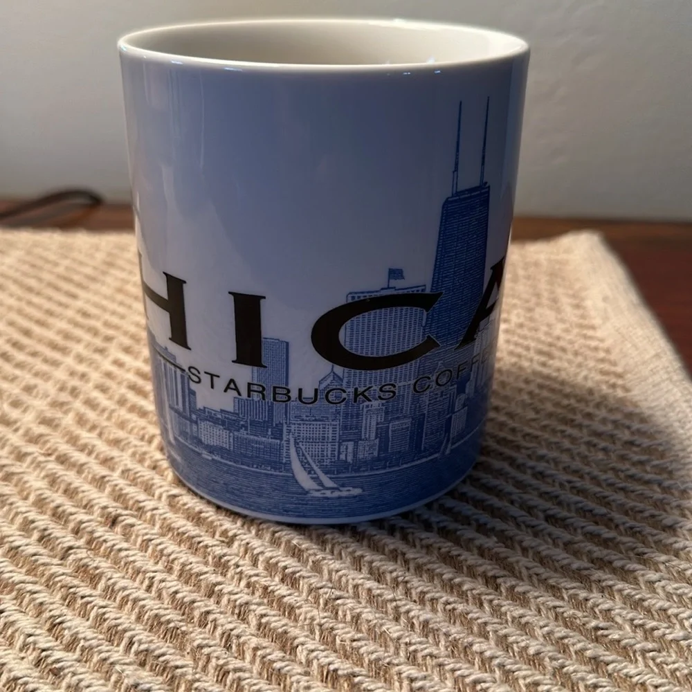 2002 Chicago Windy City Series One Starbucks Barista Mug 16 oz